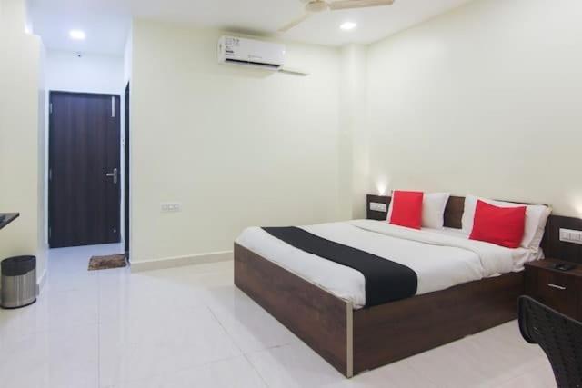 The Living Space Lonavala Bagian luar foto