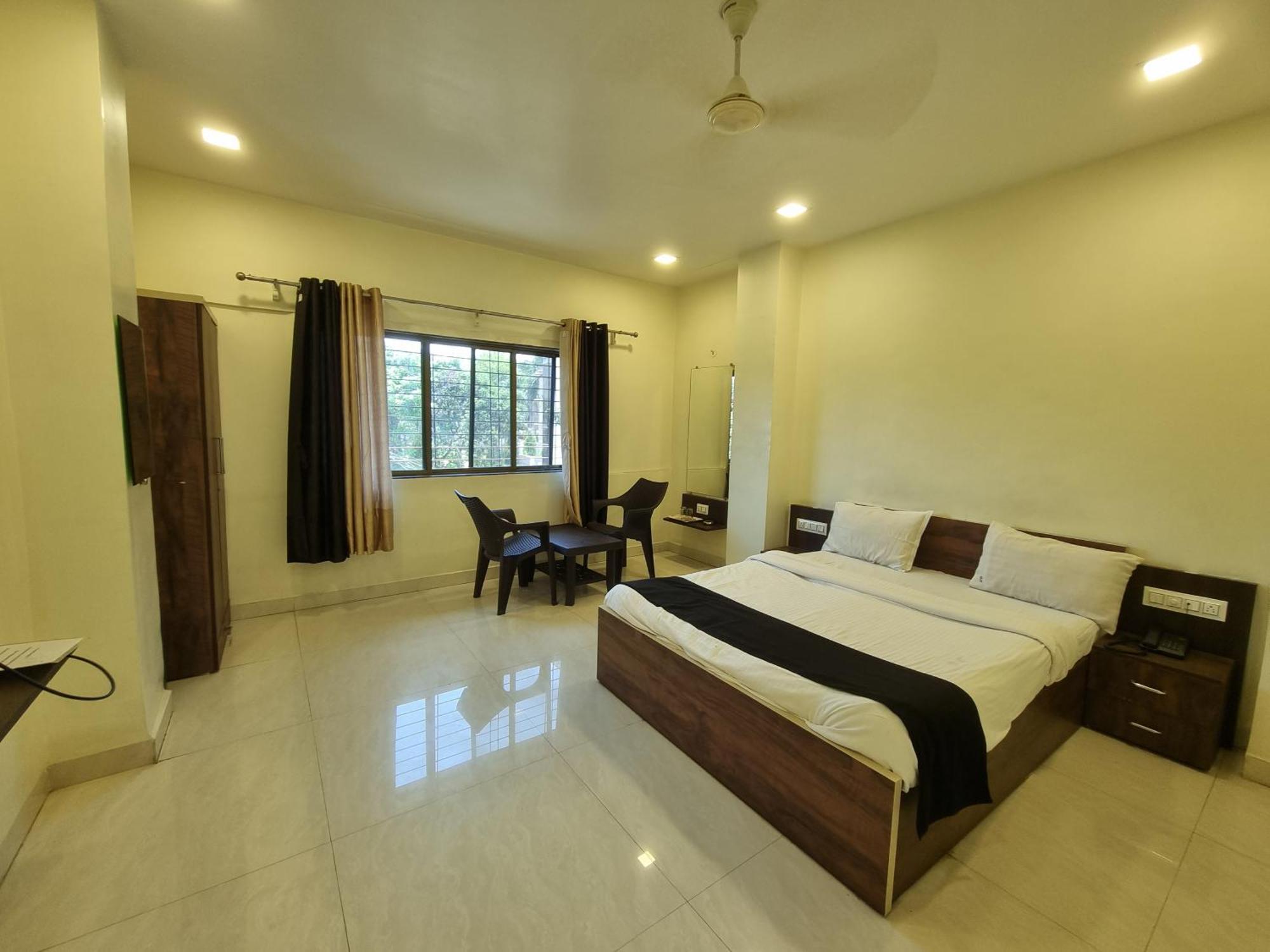 The Living Space Lonavala Bagian luar foto