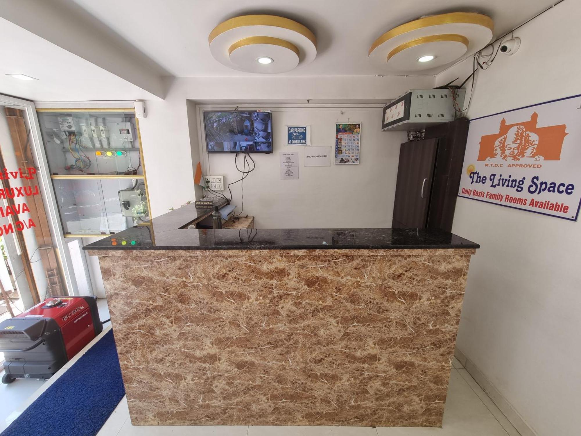 The Living Space Lonavala Bagian luar foto