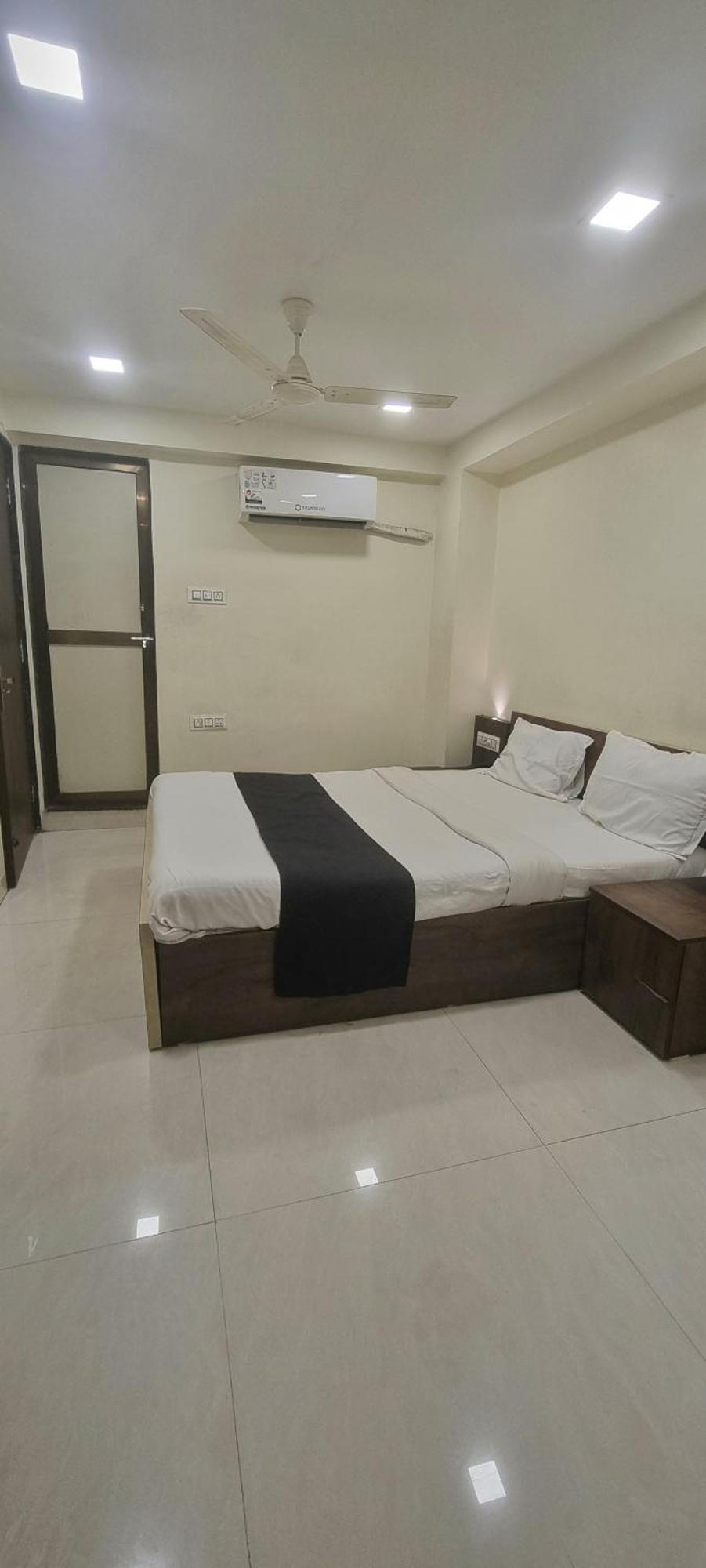 The Living Space Lonavala Bagian luar foto